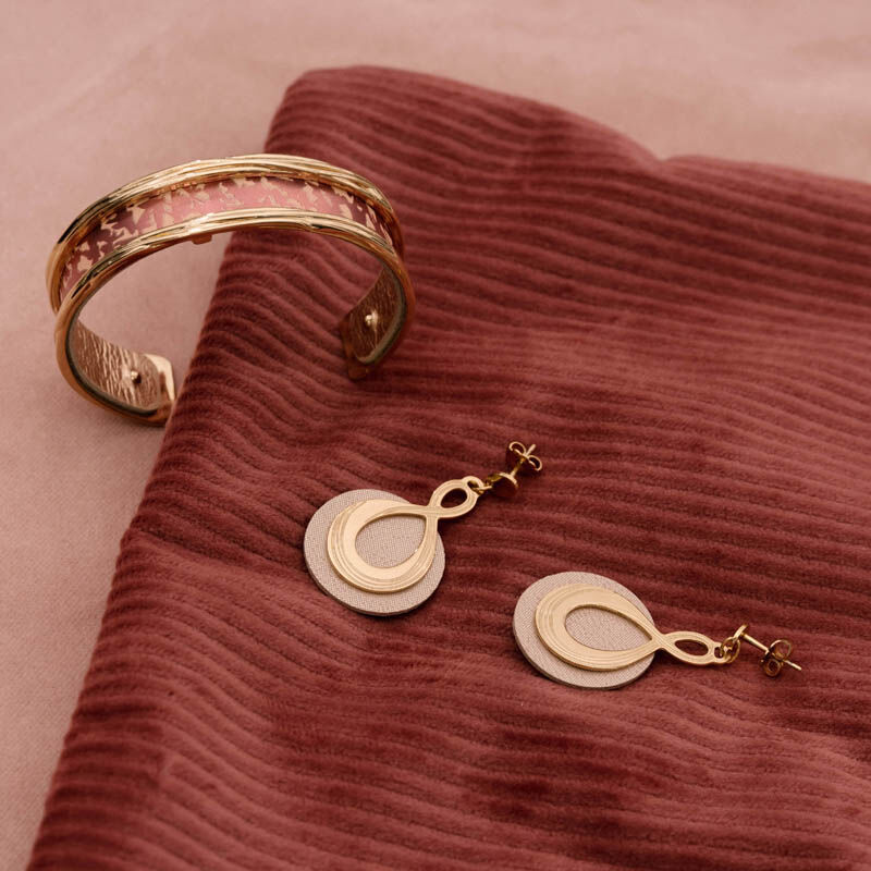 Manchette Pure Sillage cuir Fleur de Peau / Rose Sirène Boucles d'oreilles Infiniment cuir Guimauve / Bronze Rosé