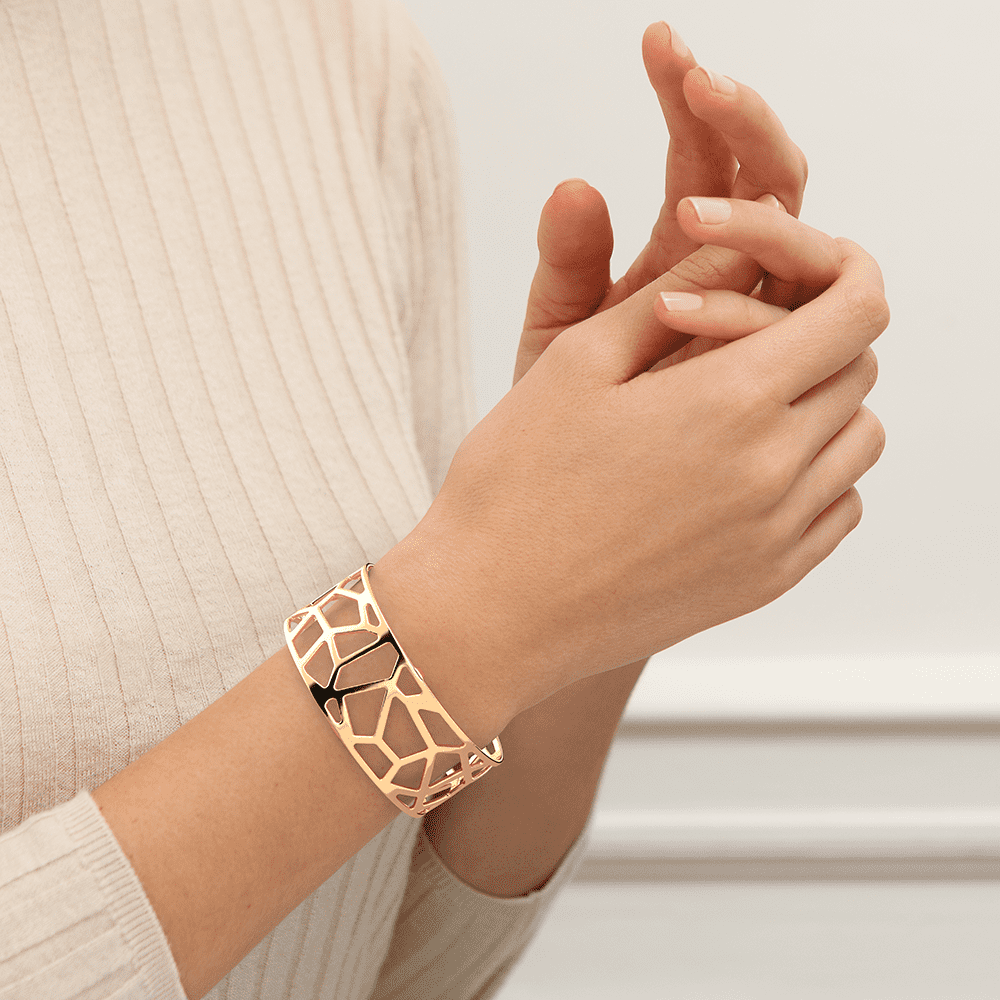 Girafe bracelet, Gold finish, Light Pink / Light Grey image number 3
