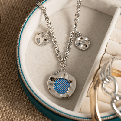 Collier Pure Organique, cuir réversible Denim Irisé / Céleste collier-pure-organique-cuir-reversible-denim-irise-celeste-pack_colliers