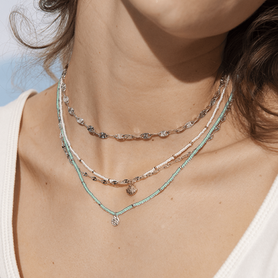 idole-necklace-collier_court