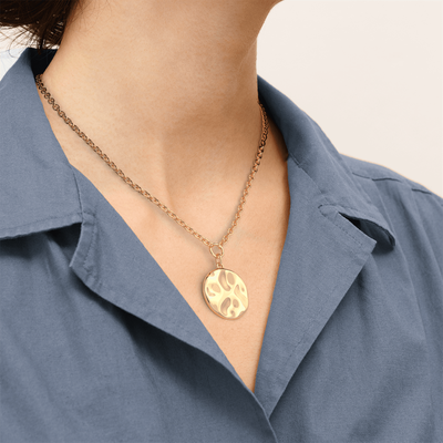 favorite-necklace-collier_court